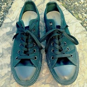 Black Converse